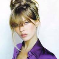 Pakai Kokain, Kate Moss Diperiksa 80 Menit